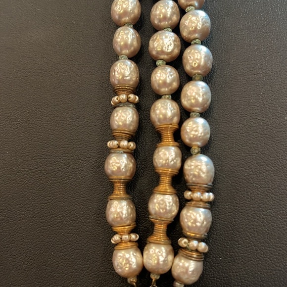 Vintage Signed Miriam Haskell Silver tone Faux Baroque Pearl Bracelet. - Picture 5 of 16